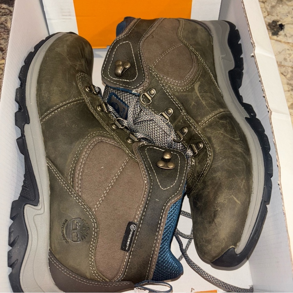 Timberland Women’s Brown Hiking Boots - Picture 7 of 8